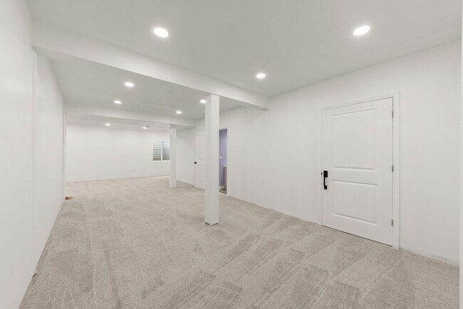 Building Photo - 26325 W Old Orch Trl