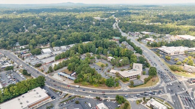 Building Photo - 390 Alpine Dr