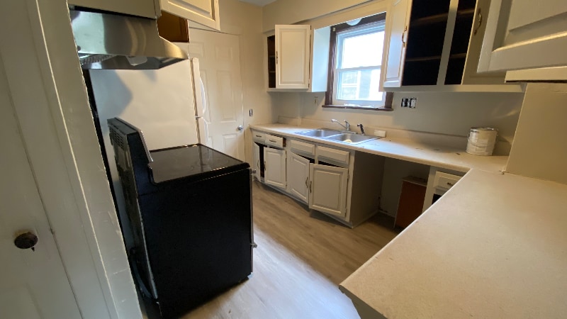 Building Photo - 1153 Roslyn Ave SW