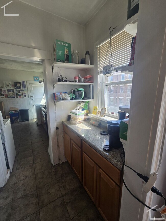 Building Photo - Spacious 3 bed in Brighton...