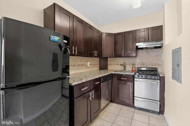 Building Photo - 2101 Chestnut St