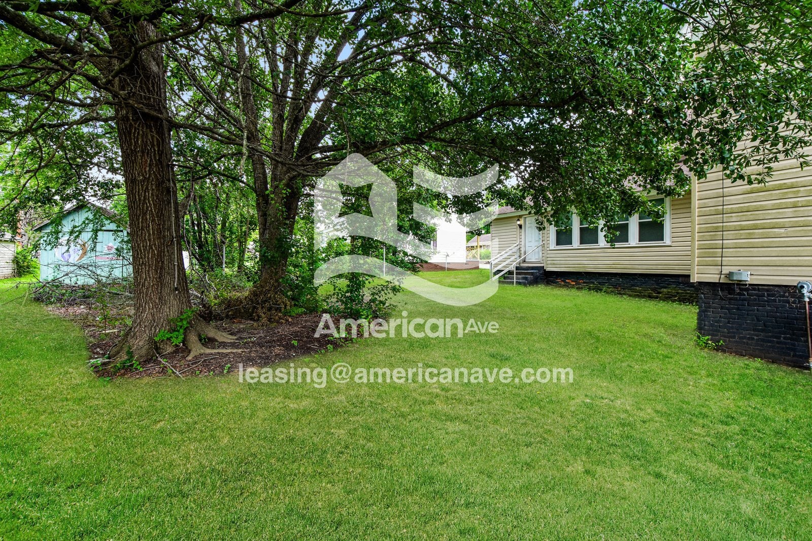 Building Photo - 400 N Sloan St