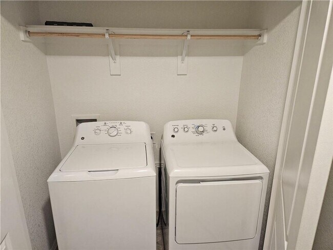 Building Photo - 2489 N Brophy Cir