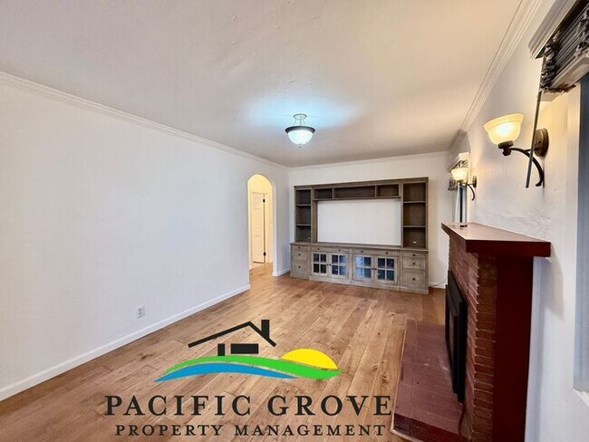Building Photo - Pacific Grove 2-bedroom , 2 bath. Prime Walk to Town Location!