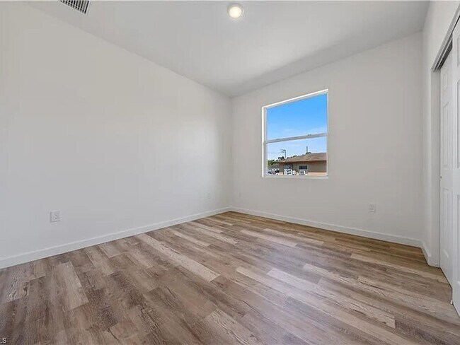 Building Photo - Charming 3BR House in Lehigh Acres