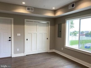 Building Photo - 1701 Trinidad Ave NE