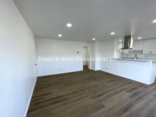 Building Photo - 4300 E 5th St