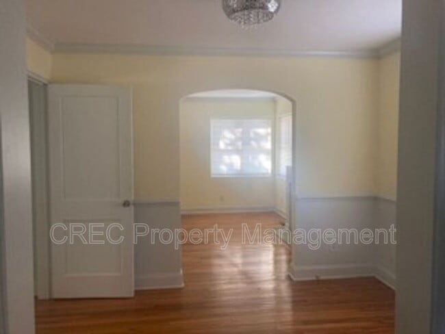 Building Photo - 9 Penn Ave