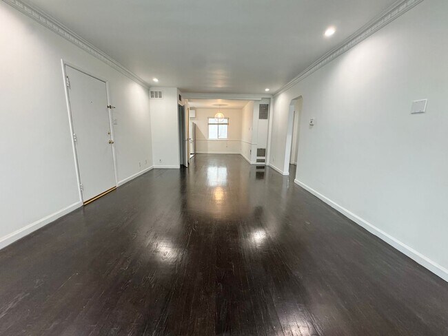 Interior Photo - 307 S Clark Dr