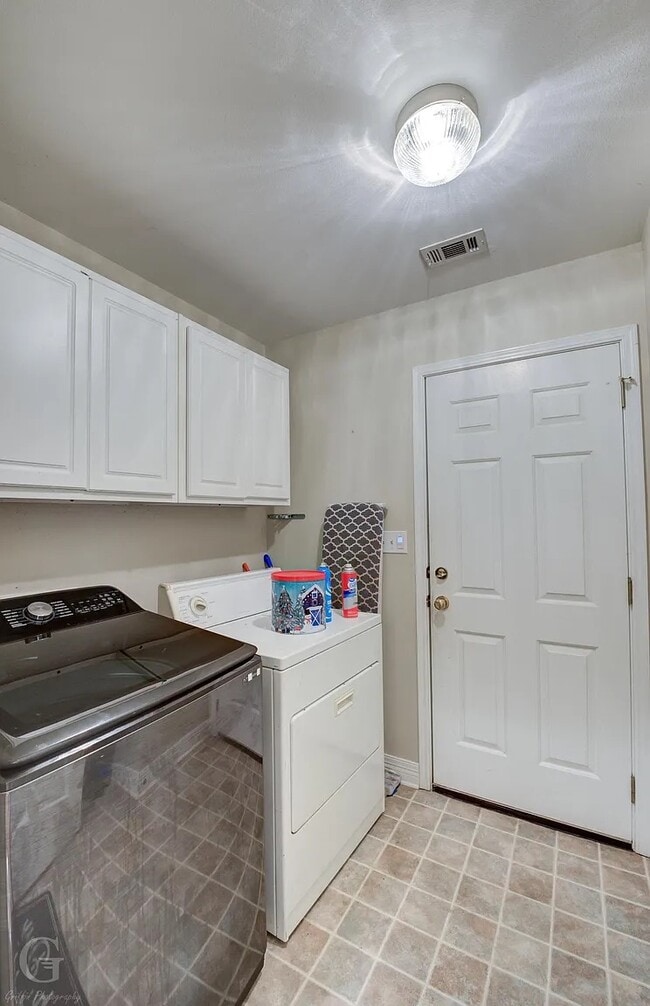 Building Photo - 326 Gaston Ln