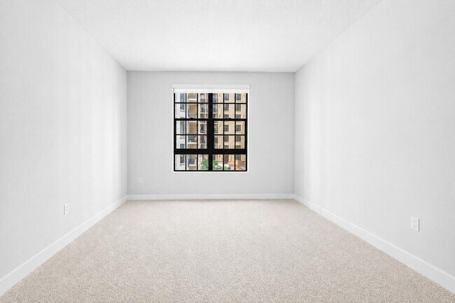 Building Photo - 801 S Olive Ave