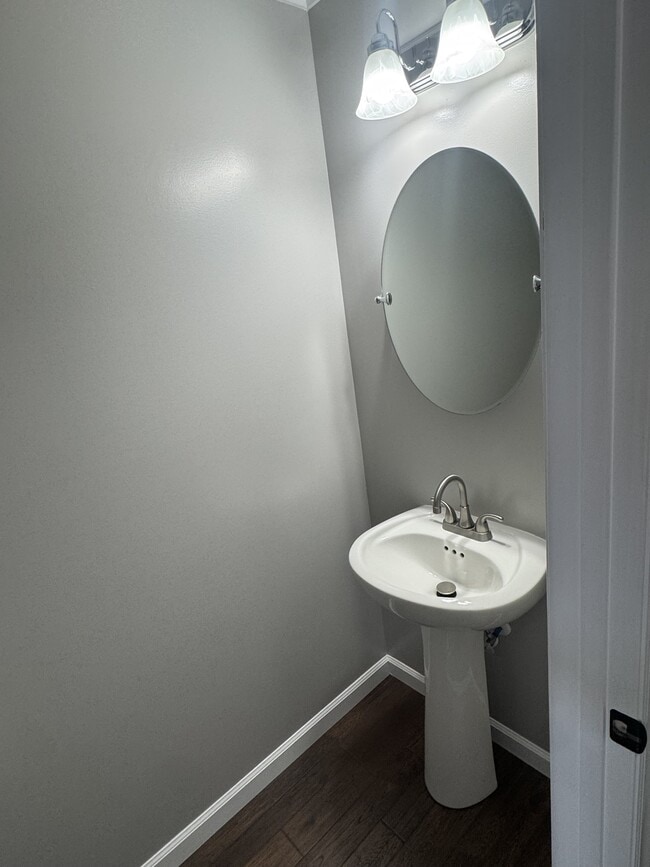 Building Photo - 617 Rockland Dr