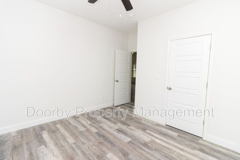 Building Photo - 1213 N Chamberlain Ave