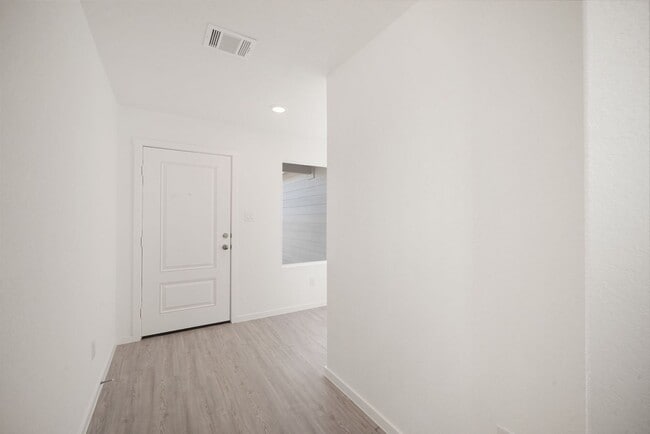 Building Photo - 2436 Creek Rd