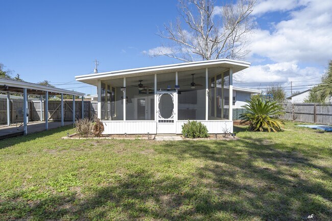 Building Photo - 3105 W 21st Ct