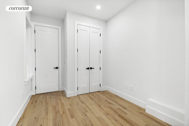 Building Photo - 204 W 96th St