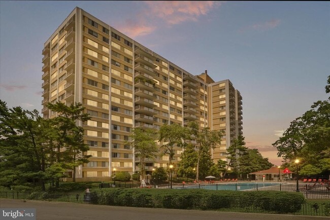 Building Photo - 301 N Beauregard St