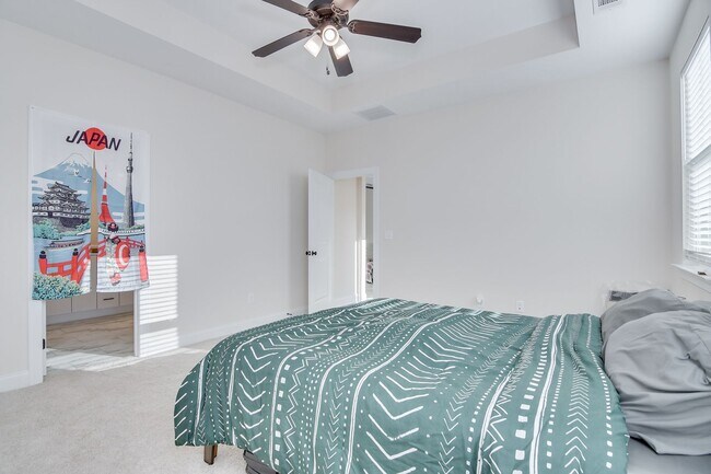 Building Photo - 3 Bedroom 2 Bathroom Ranch