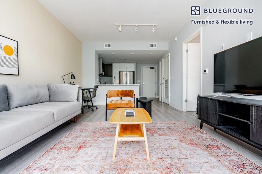 Building Photo - 4850 Rugby Ave