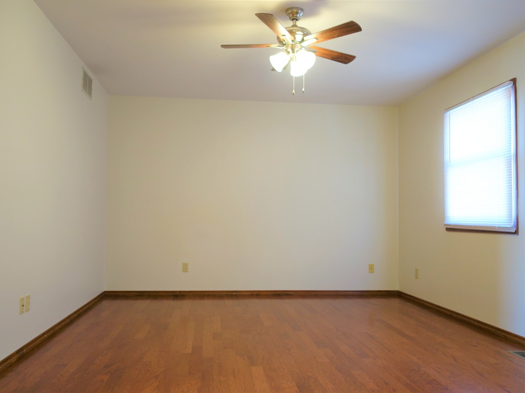 Bedroom Two - 2909 S Sare Rd