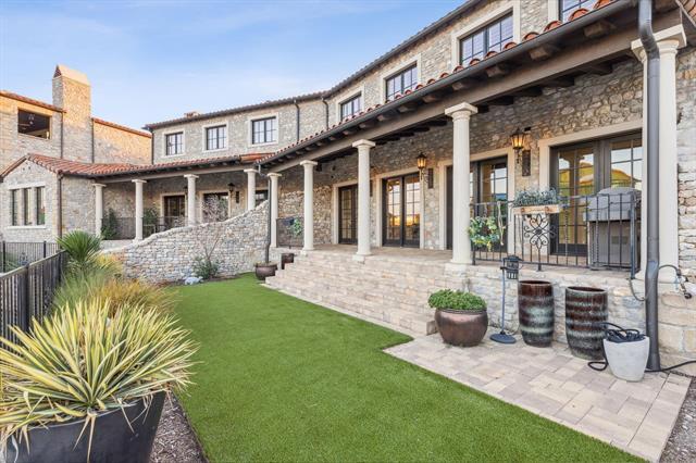 Building Photo - 28 Comillas Dr