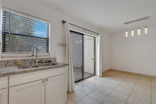 Building Photo - 9426 Lake Lotta Cir