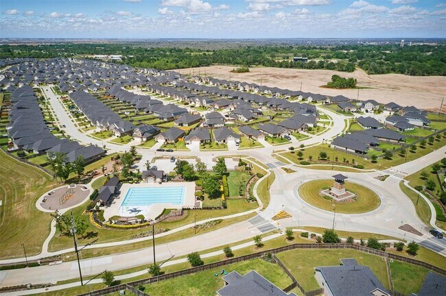 Building Photo - 31335 Horseshoe Meadow Bend Ln