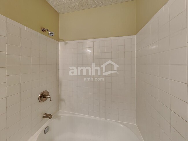 Building Photo - 3725 Lake Mead Dr