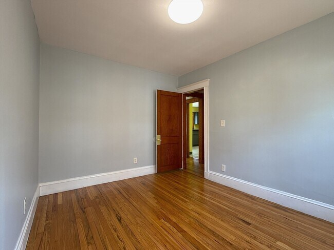 Building Photo - 156 Jaques St