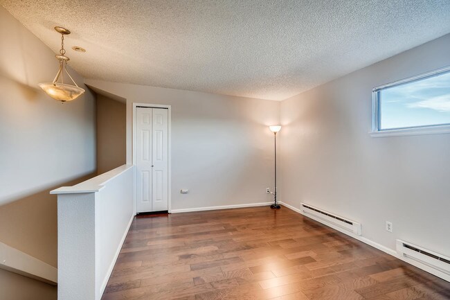 Building Photo - 8100 W Quincy Ave