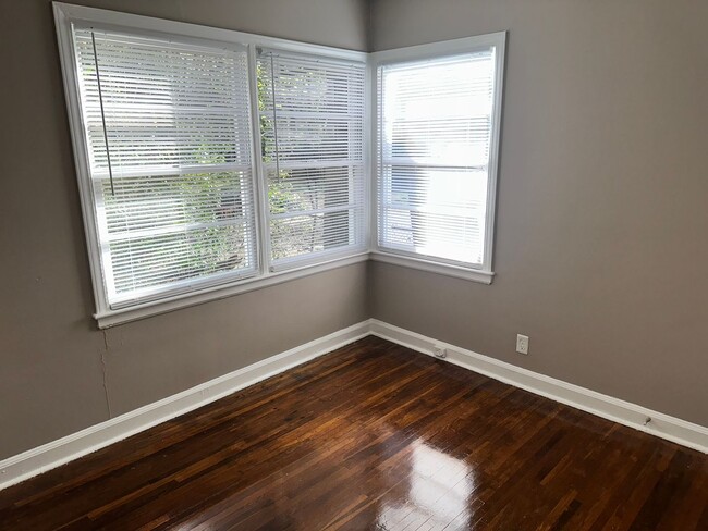 Building Photo - Adorable Home Near NoDa & Plaza Midwood!