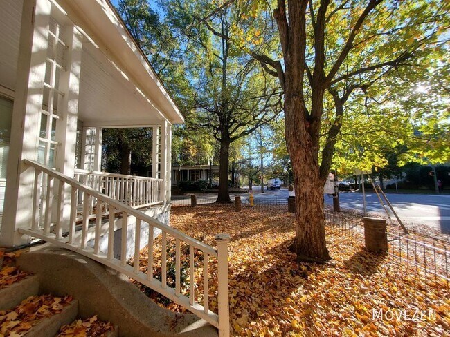 Building Photo - 604 N Blount St
