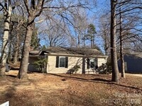 Building Photo - 6827 Delta Lake Dr