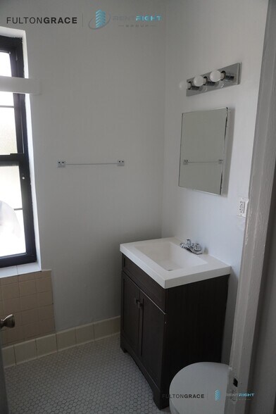 Building Photo - 5301 N Ashland Ave