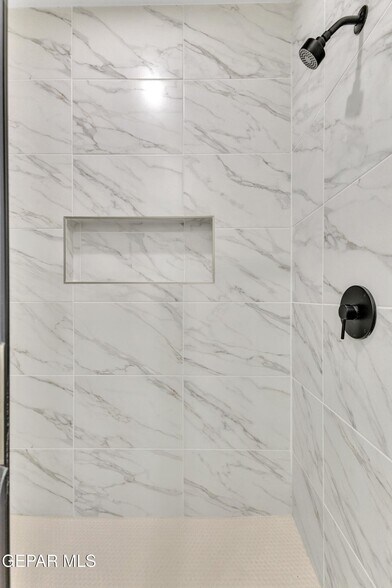 Building Photo - 12716 Middlesbrough Ave