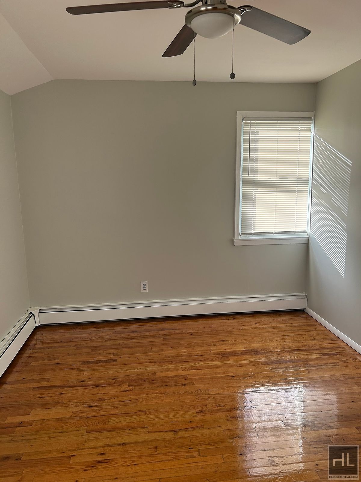 Building Photo - Two Bedroom Bayside Apartment