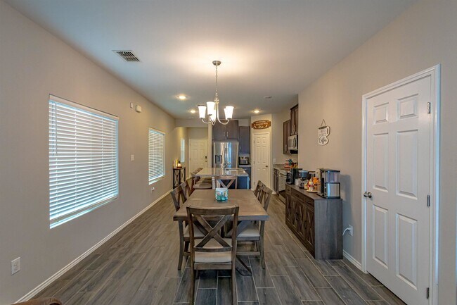 Building Photo - 5414 St Francis Dr