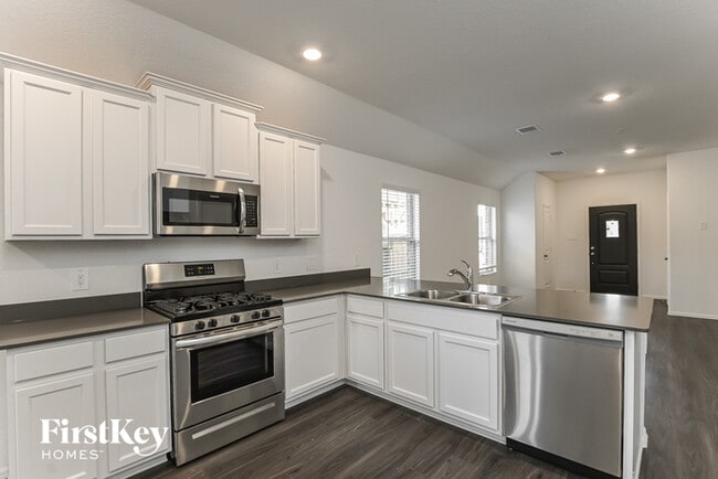 Building Photo - 18438 Summit Ranch Dr