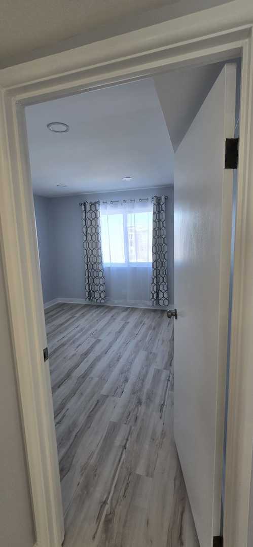 Building Photo - 9405 Bay Colony Dr