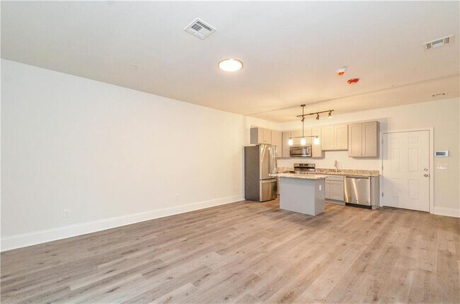 Building Photo - 10 W Goepp St