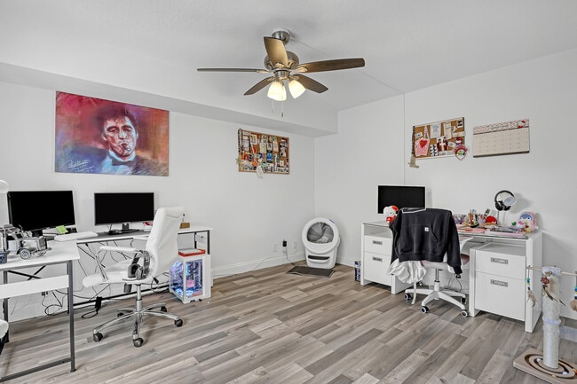 Building Photo - 712 Springdale Cir