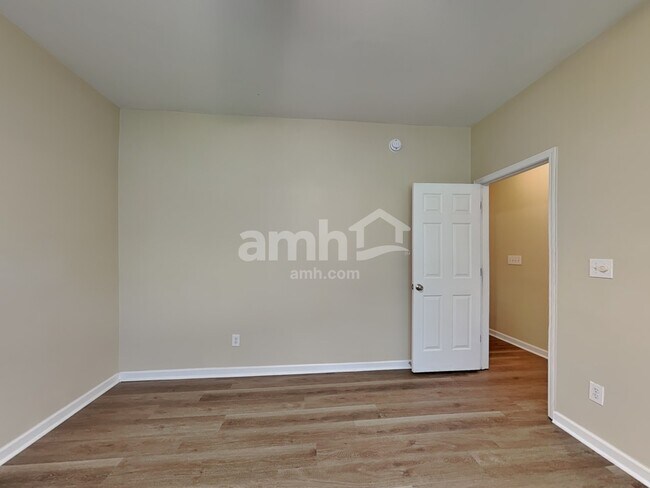 Building Photo - 1105 Willowedge Ct