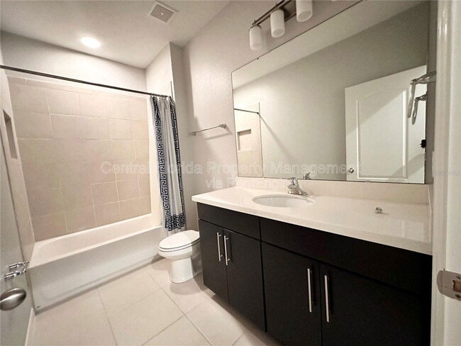 Building Photo - 122 Zamora Pl