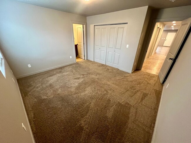 Building Photo - 511 F St NE