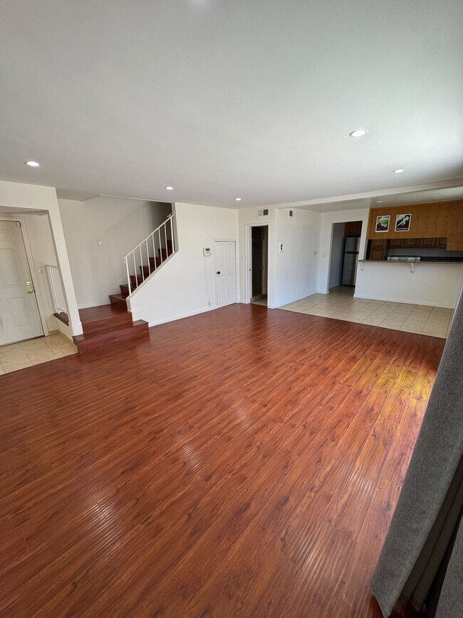 Building Photo - 3707 Kelton Ave