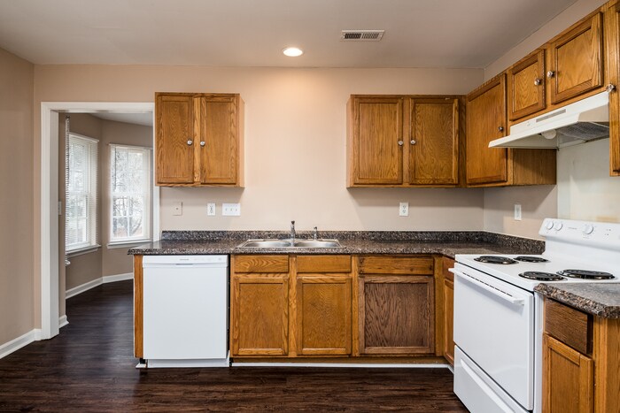 Building Photo - 951 Grass Hollow Ct