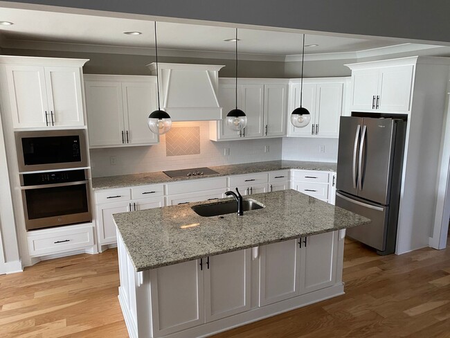 Building Photo - Stunning 4 bedroom, 3 bath Murfreesboro ho...