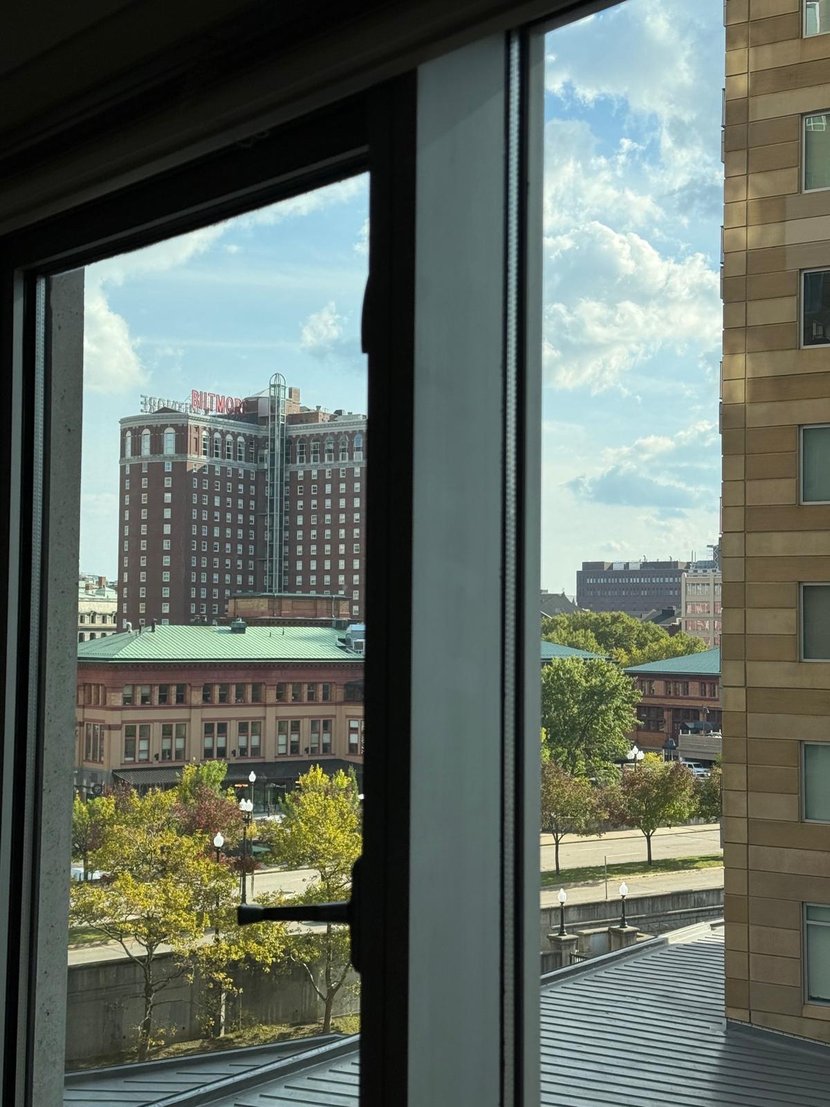 Building Photo - 100 Exchange St