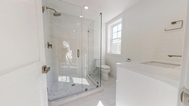 Building Photo - 73A Trowbridge St