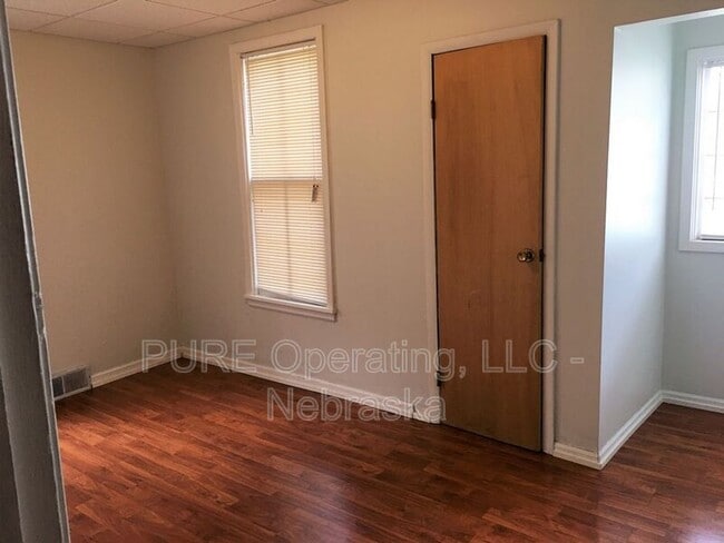 Building Photo - 4214 Pierce St